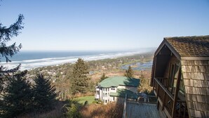 House, Multiple Beds (Wave Haven) | Balcony - Wave Haven (Neskowin)