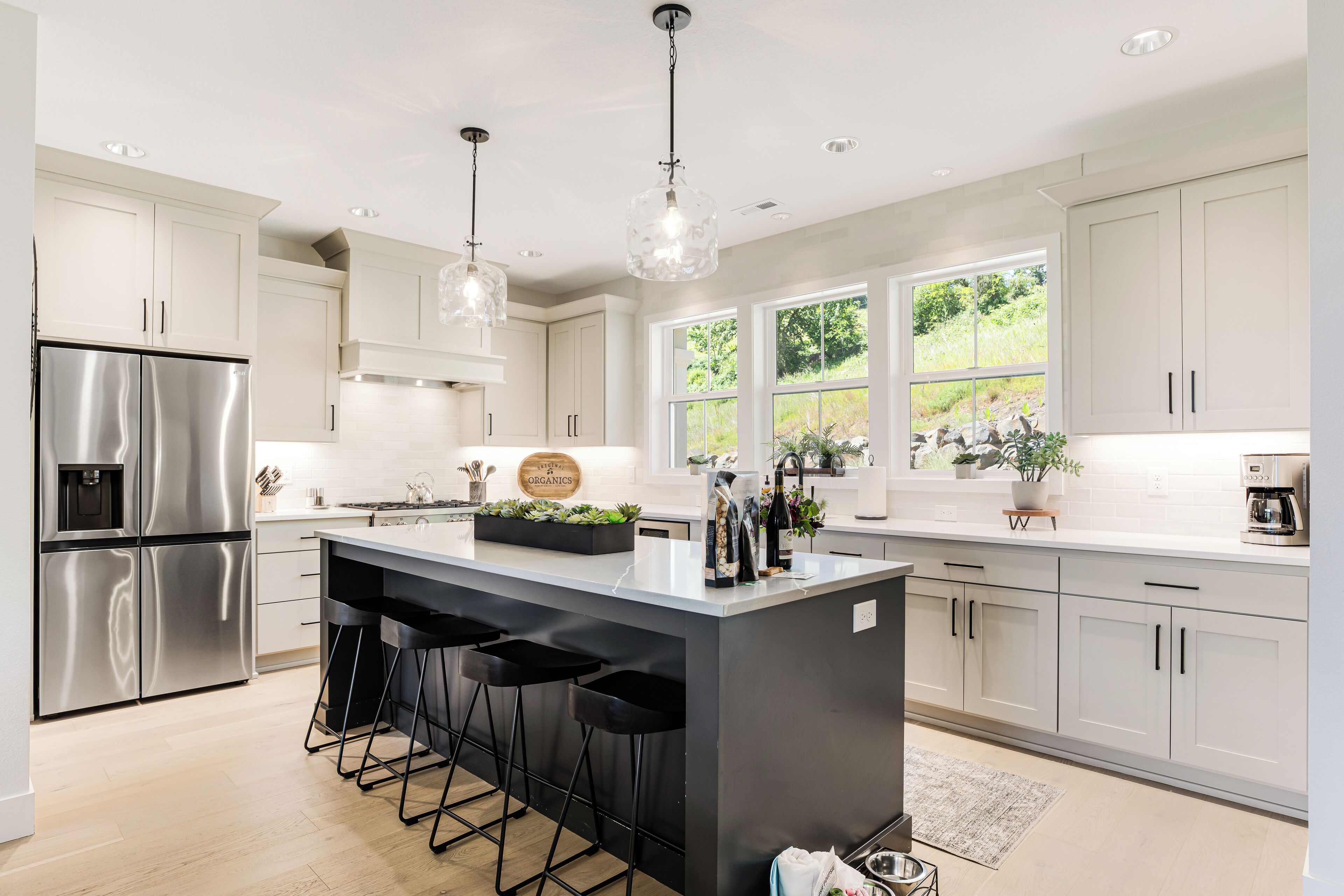 雪櫃、微波爐、焗爐、爐具