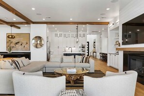 Interior - Playa Lucaya by RedAwning (St. George)