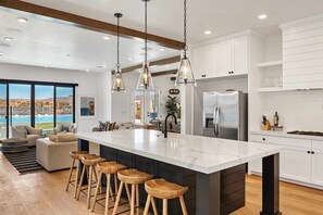 Private kitchen - Playa Lucaya by RedAwning (St. George)