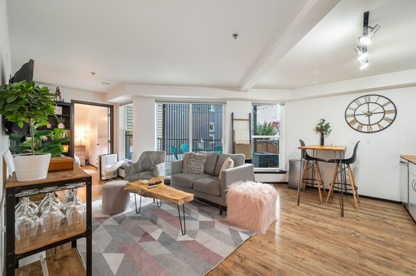 Books - The Center of the Universe (Seattle)