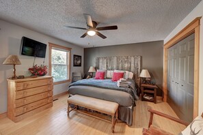 5 habitaciones, escritorio, tabla de planchar con plancha y wifi gratis 