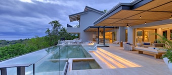 Looking for a paradise destination? Casa Tres Monos is ready to welcome you.