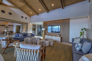 Smart TV - Looking for a paradise destination? Casa Tres Monos is ready to welcome you. (Peninsula Papagayo)