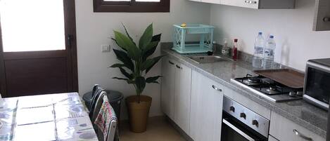 Fridge, microwave, oven, coffee/tea maker