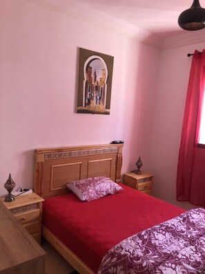 2 soverom og sengetøy