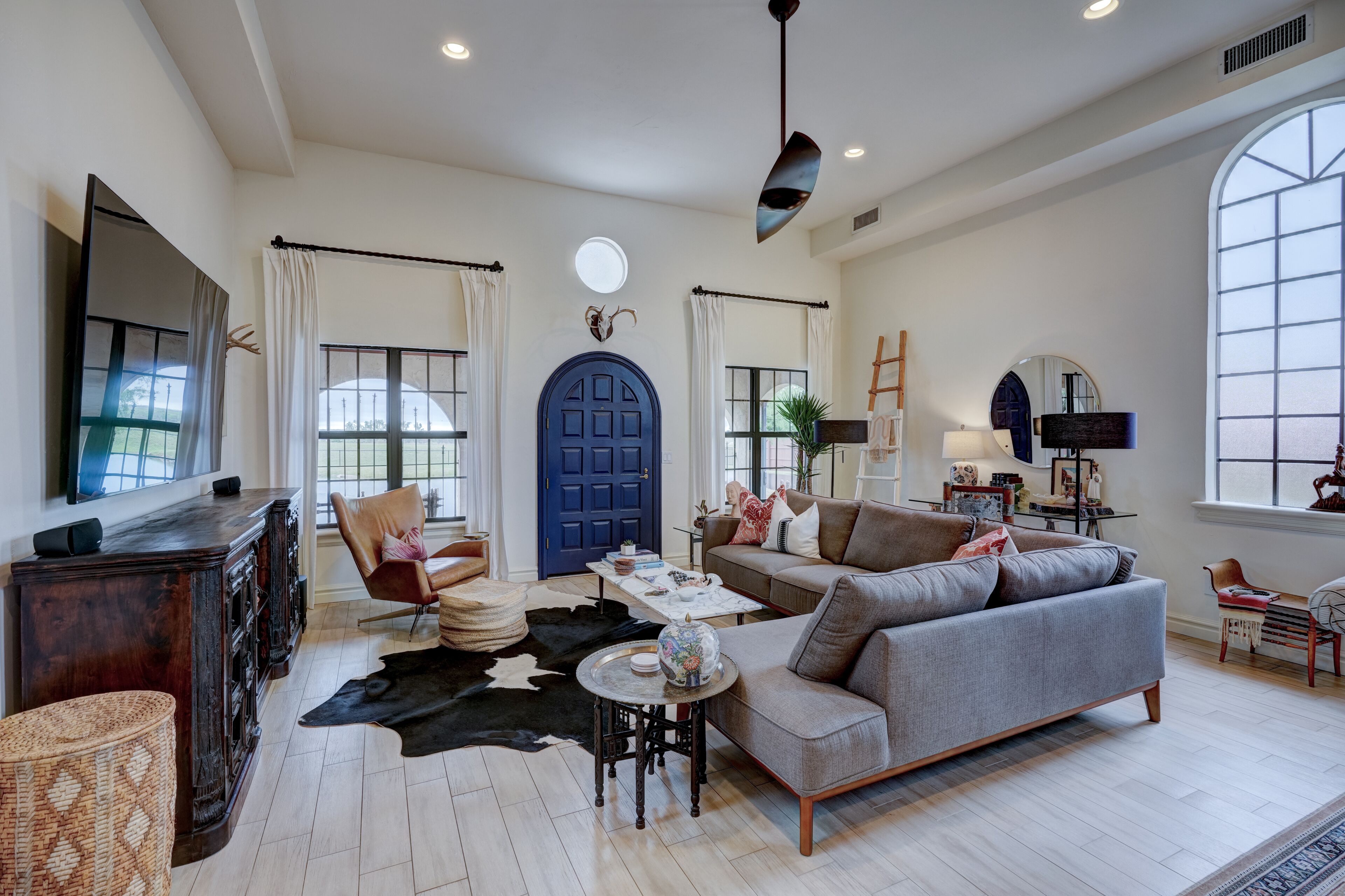 智能电视、壁炉