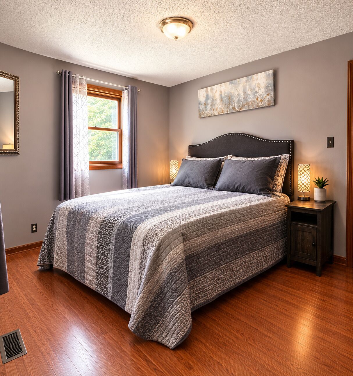5 bedrooms, iron/ironing board, WiFi (free), bed sheets