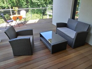 Unclassified image, 5 of 15, button