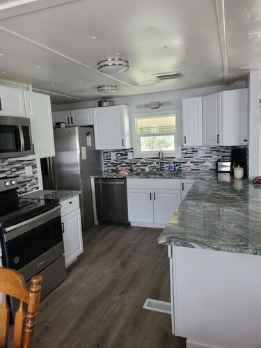 Lovely home located close to breweries, parks and greenbelt