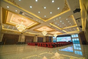 Unclassified image, 3 of 78, button - Taibai Mountain Wanguo Hotel (Mei County)