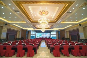 Unclassified image, 4 of 78, button - Taibai Mountain Wanguo Hotel (Mei County)