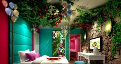 Theme Hotel of No. 8 Mansion (Liuyang Shop)