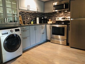 Fridge, microwave, oven, stovetop - 1BR/1BR Loft in ❤️ of Park City w/ Private Deck! ❄ (Park City)