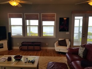 TV, impianto stereo, monitor per computer, stampante