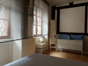 11 chambres, fer et planche à repasser, accès Internet, draps fournis