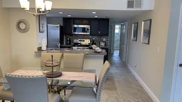 Family Apartment | In-room dining