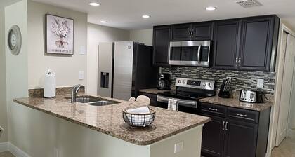 LOVELY LUXURY APARTMENT CLOSE DISNEY