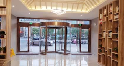 Yahao Selected Hotel (Jinfeng Branch)