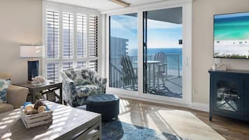 Condo, Multiple Beds, Private Pool, Ocean View | Living area