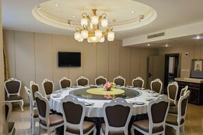 Restaurant - Quanjun Hotel (Dawu)