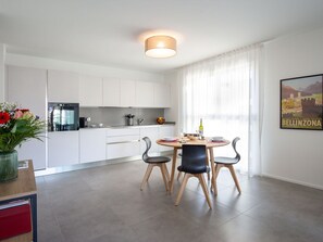 Dining - Lovely apartment for 2 people with WIFI, TV, balcony and pets allowed (Locarno)