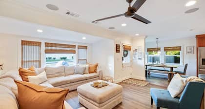 Cute Home 7 Blocks To Beach | XBOX | Bikes | Pets