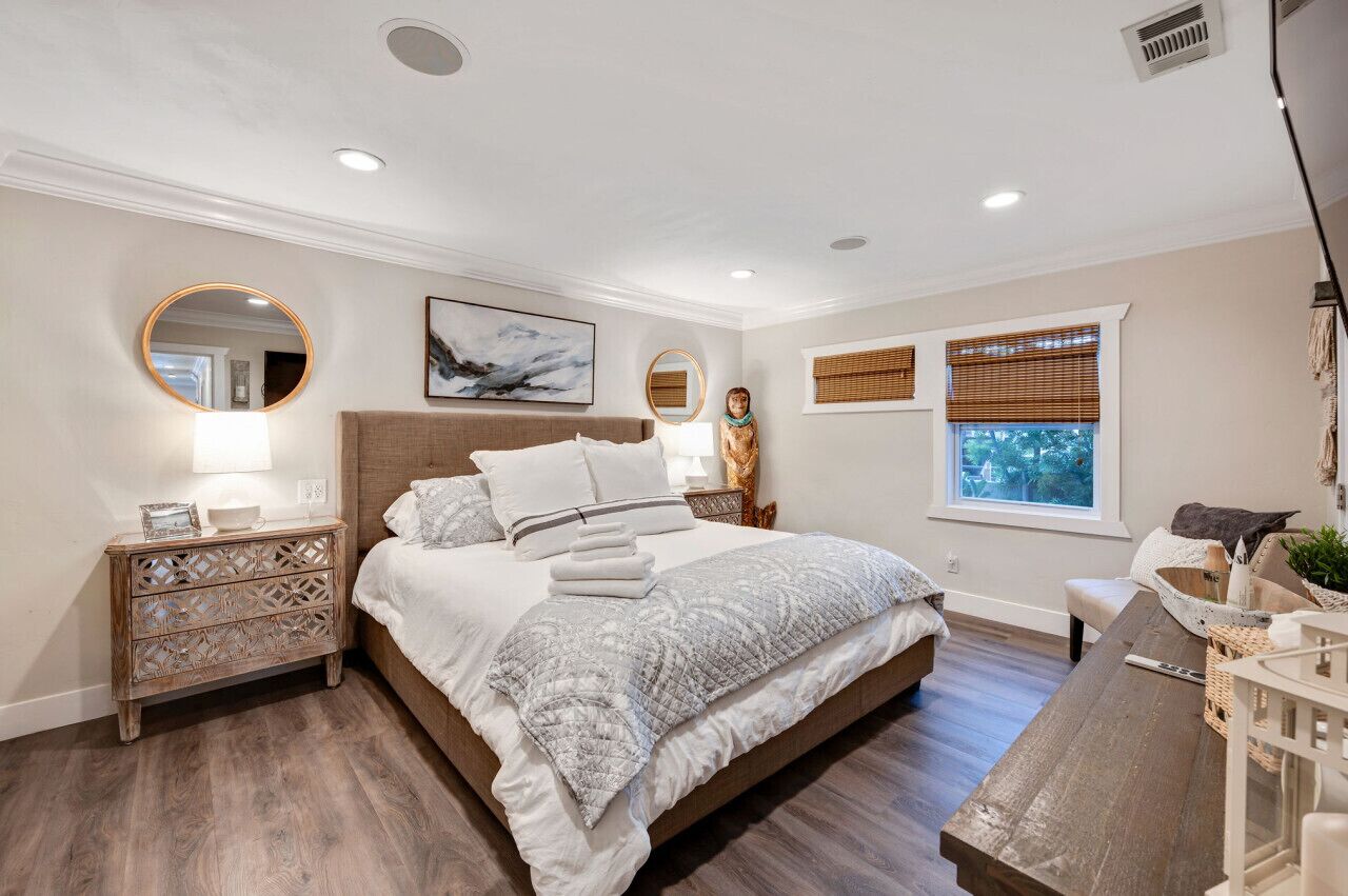 3 soverom, skrivebord, reiseseng for barn og wi-fi (inkludert)