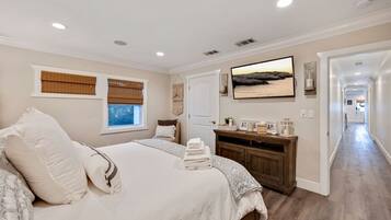 3 bedrooms, desk, travel cot, free WiFi