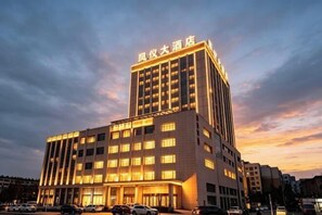 View from property - Xundian Fengyi Hotel (Tangdian Passenger Transport Terminal) (Xundian)