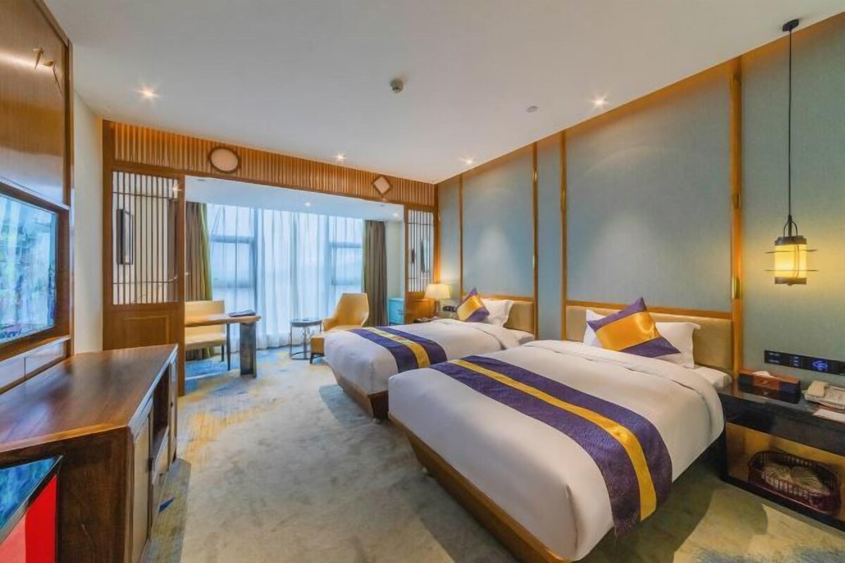 Deluxe 2-bed Room