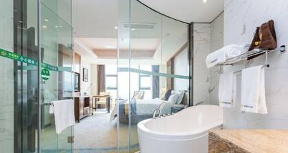 Qianshan Heyue Hotel