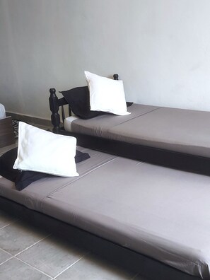 1 bedroom, WiFi, bed sheets - Spacious Garden-Level Studio – Terrace – Sainte-Anne (Sainte Anne)