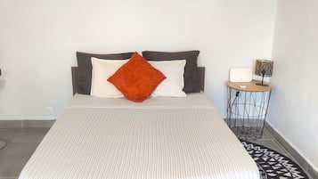 WiFi, bed sheets