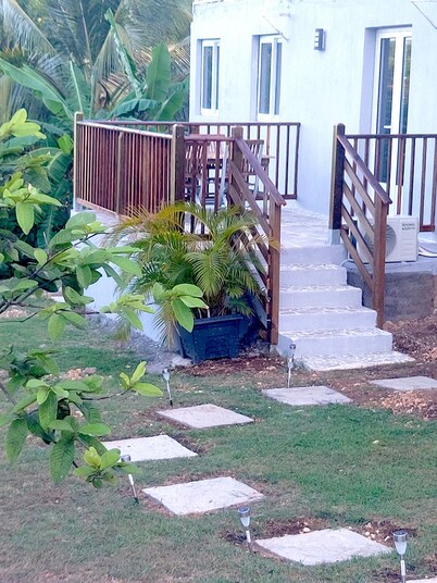 Spacious Garden-Level Studio – Terrace – Sainte-Anne