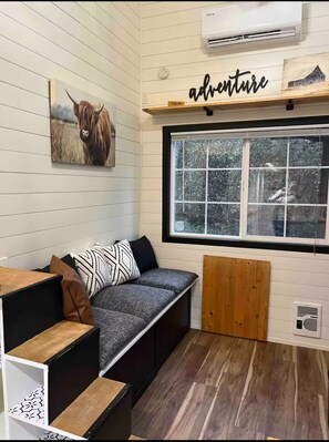 Interior - Highland Hideaway at the RMR Farmstead with Hot Tub (Rainier)