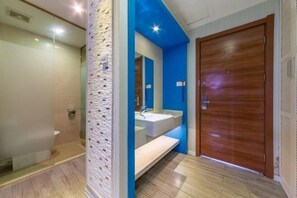 Room - Lanli Lily Hotel (Xindacheng Times Square North Lake Park Store) (Yangjiang)