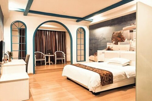 Lanli Lily Hotel (Xindacheng Times Square North Lake Park Store)