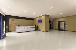 Unclassified image, 2 of 55, button - Lanli Lily Hotel (Xindacheng Times Square North Lake Park Store) (Yangjiang)