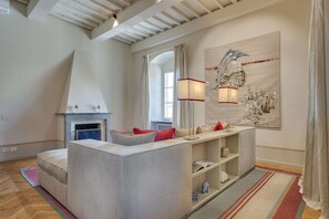 Interior - Luxury Apartment Fiesole | Palazzo Salviati (Firenze)