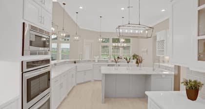 Stylish Retreat near Park & Beach-Designer Kitchen