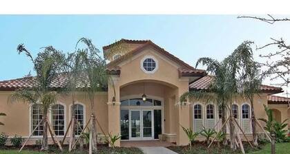 NEW LISTING!! Bright, Spacious, Comfortable 3BR/2Bath in LWR