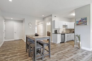 Fridge, microwave, oven, stovetop - Modern homey Suite, close to all attractions in downtown Springfield. . (Springfield)