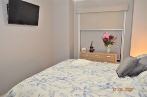 2 Schlafzimmer, Schreibtisch, Bügeleisen/Bügelbrett, kostenloses WLAN