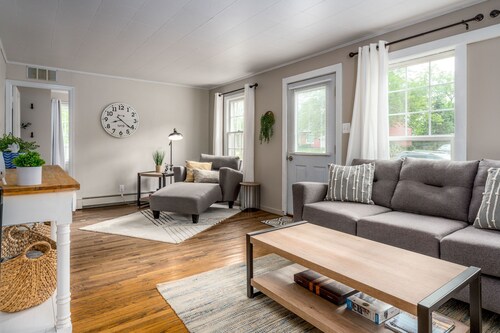 2 bed, 1 bath, Designated Workspace