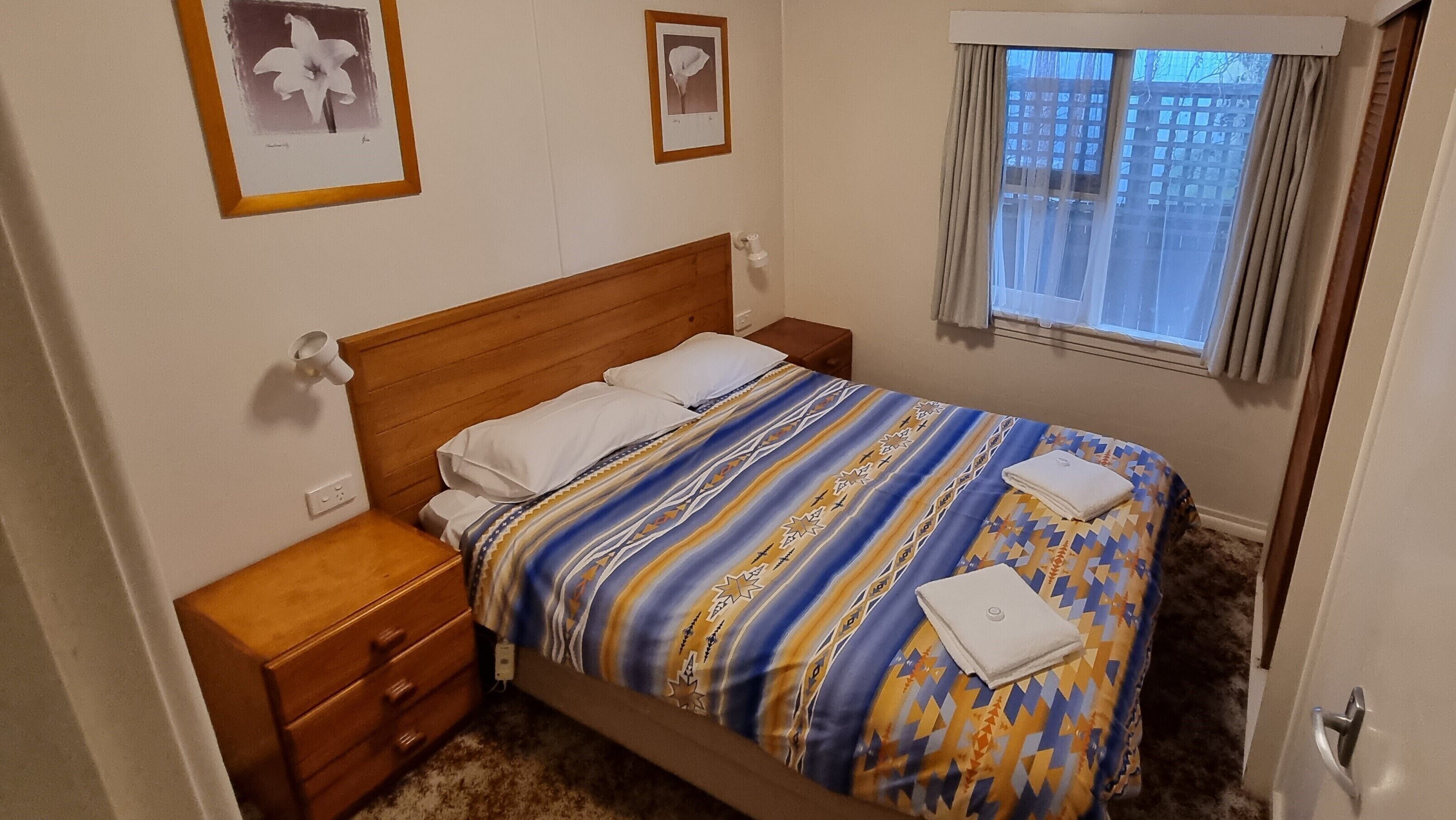 Individually furnished, iron/ironing board, bed sheets