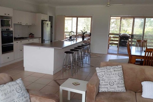 Panoramic House, 3 Bedrooms, Balcony (Entire 3 Bedroom Holiday House) | Living area | 24-inch flat-screen TV with digital channels, TV, DVD player