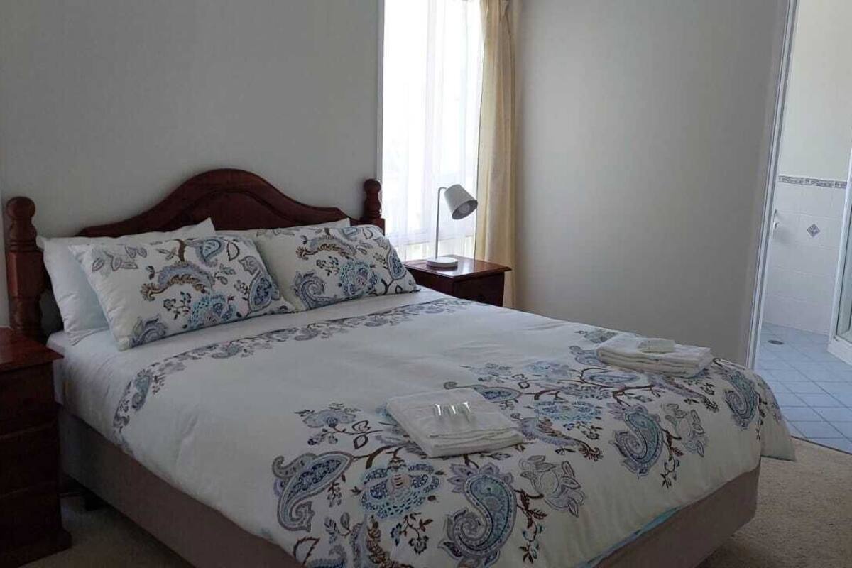 Individually furnished, iron/ironing board, bed sheets