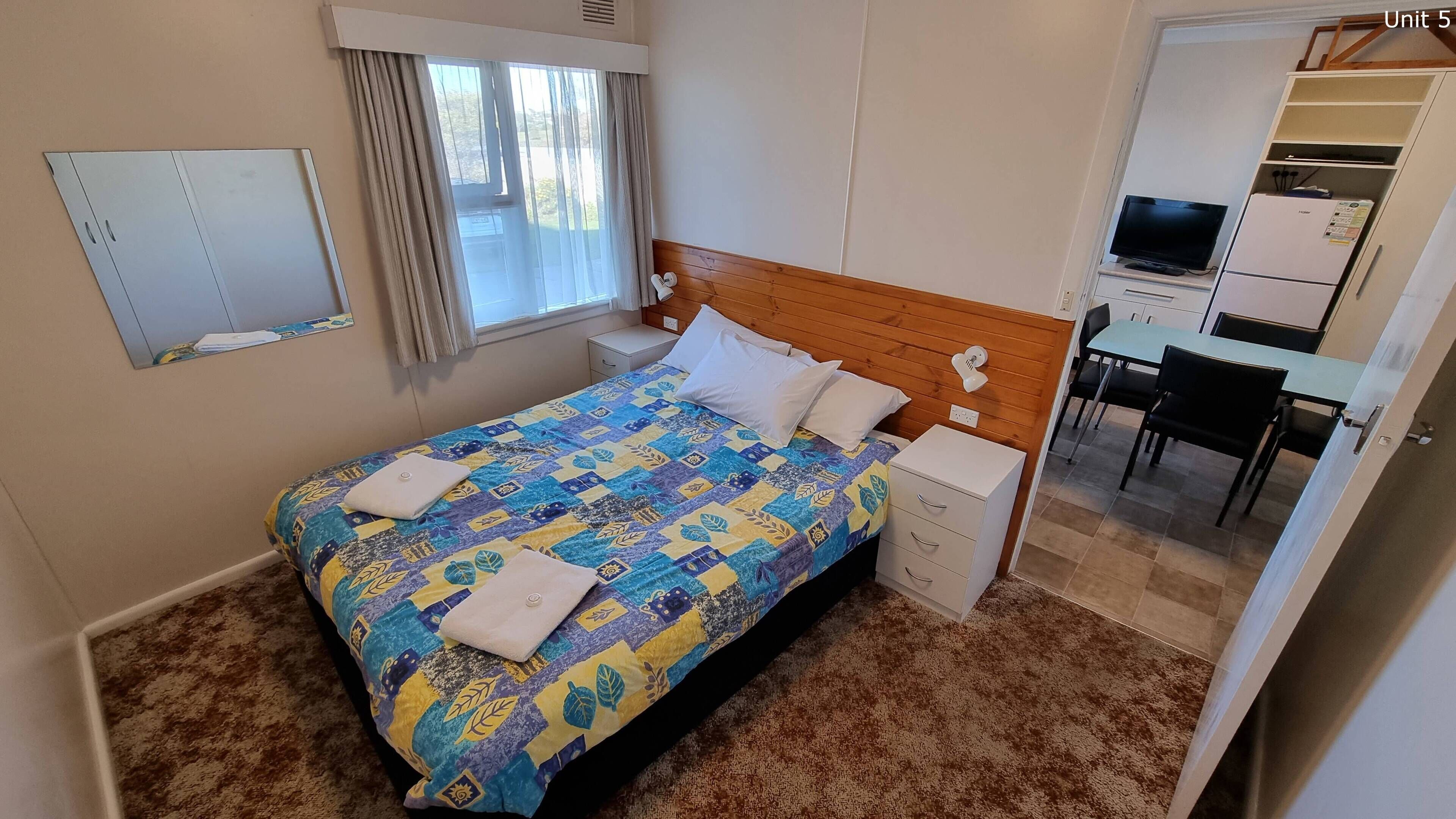 Individually furnished, iron/ironing board, bed sheets