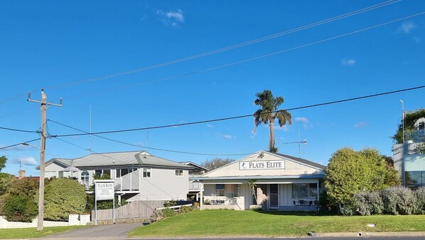 Mặt tiền nơi lưu trú